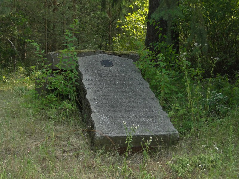 Pomnik w centrum nieistniejącej już wsi Marienspring