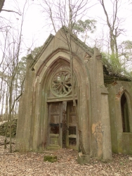 Ruiny mauzoleum rodziny von Brand