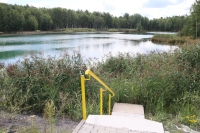 Jezioro pokopalniane po wydobyciu iłów ceramicznych fot. K. Dziurewicz