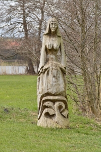 Rzeźba pięknej Katarzyny, na cześć której nazwano półwysep fot B. Semkło